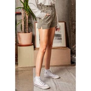MIOU MUSE Womens wide leg Shorts Sz. L Olive Green elastic waist